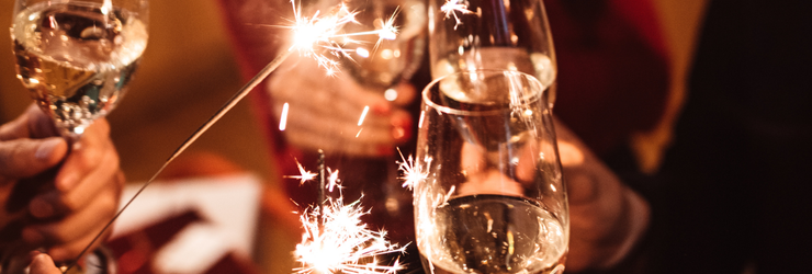 Gasten genieten van een feestelijk Nieuwjaarsdagontbijt bij Brasserie Kroost in Van der Valk Drongen.